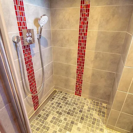 Cristal 2 Meribel Centre 200m From The Pistes *